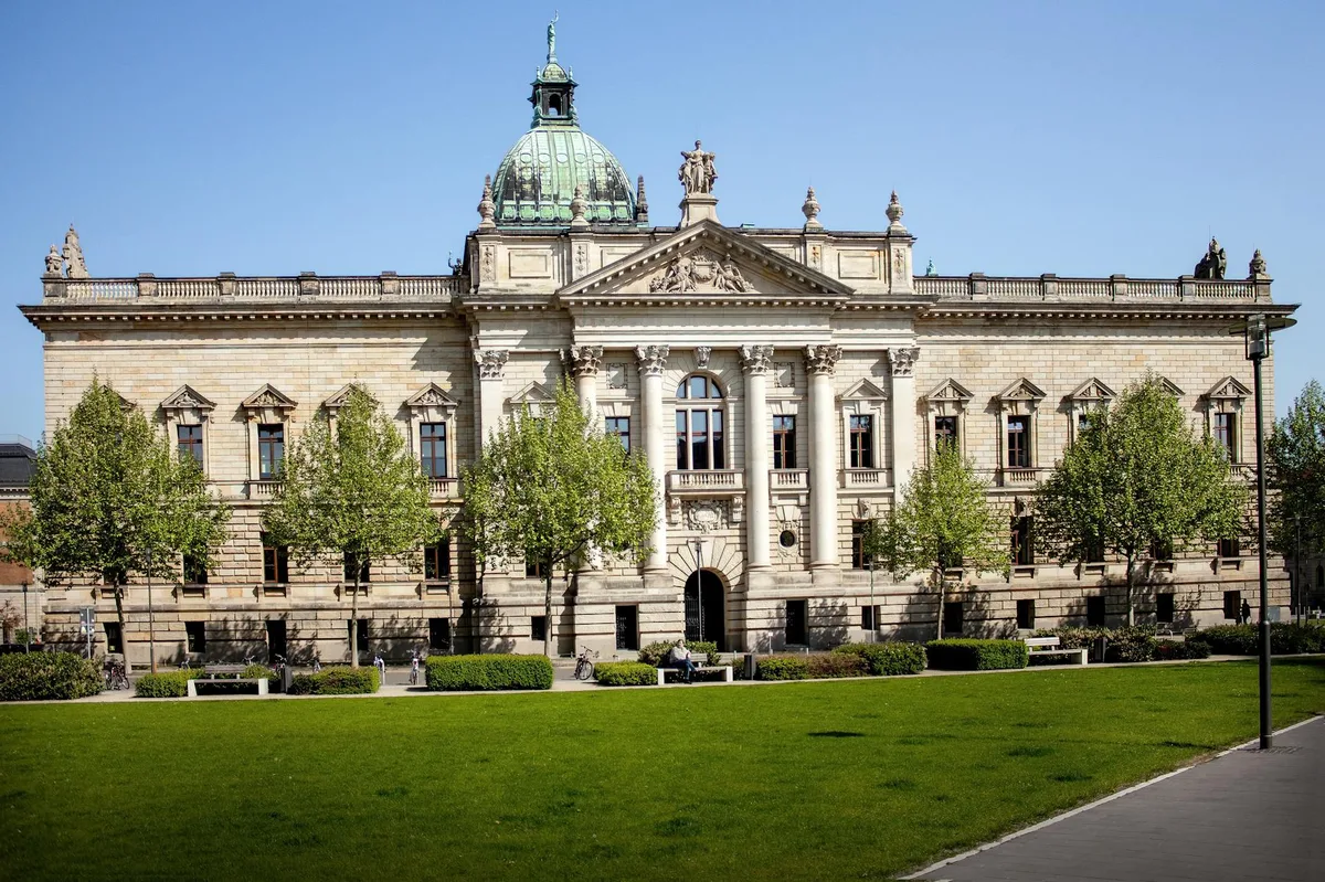 Titelbild - Steuerfalle Umsatzsteuer: Warum das neue BGH-Urteil für dich alles ändert